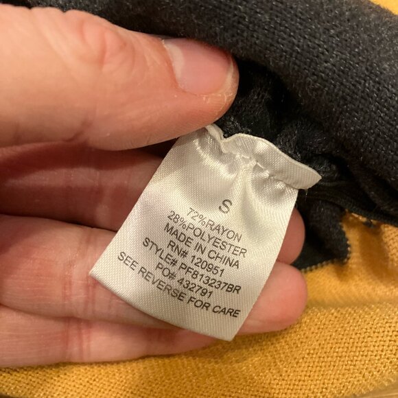 Pink Rose small yellow & gray striped scoop neck 3/4 sleeve top with ruched side - Picture 4 of 5